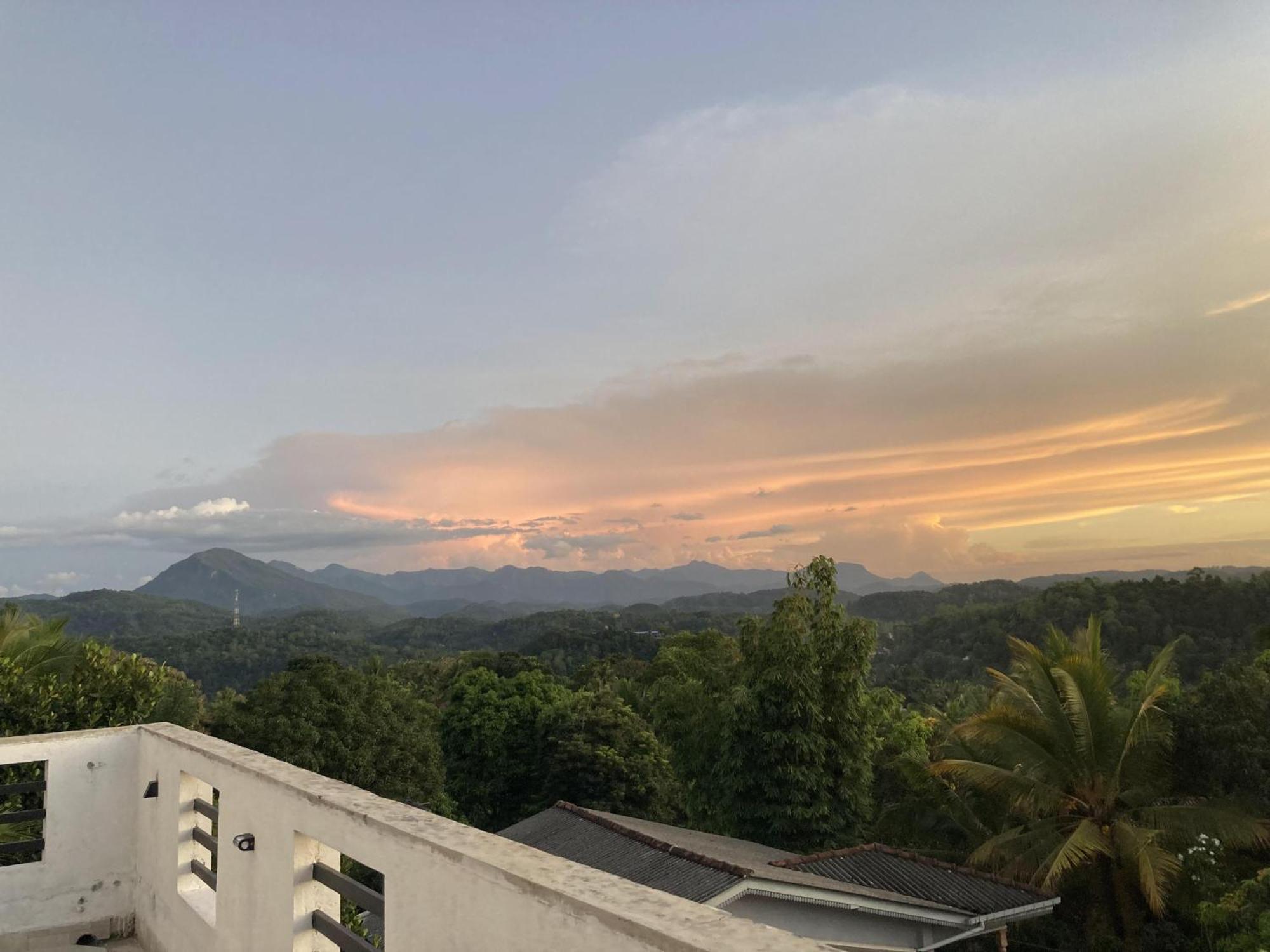 Misty Mountain Lodge Kegalle Buitenkant foto